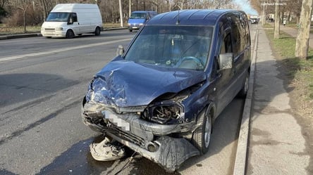 Дитина вилетіла через вікно: в Одесі сталась моторошна ДТП - 285x160