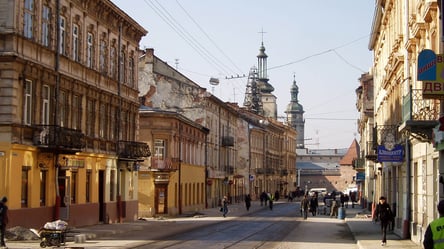 У Львові розширили одну із вулиць: у міськраді пояснили чому - 285x160