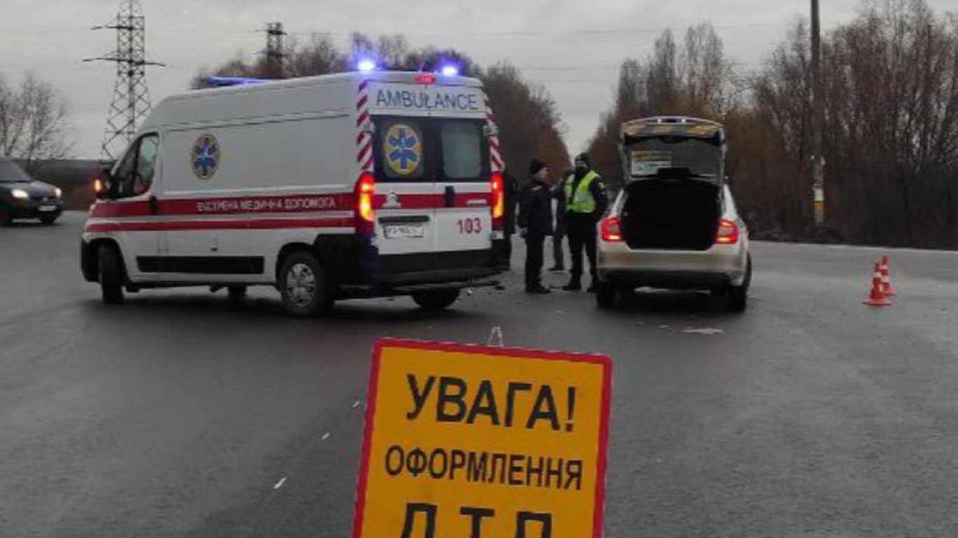 ДТП В Киевско области - столкнулось два автомобиля - есть пострадавшие