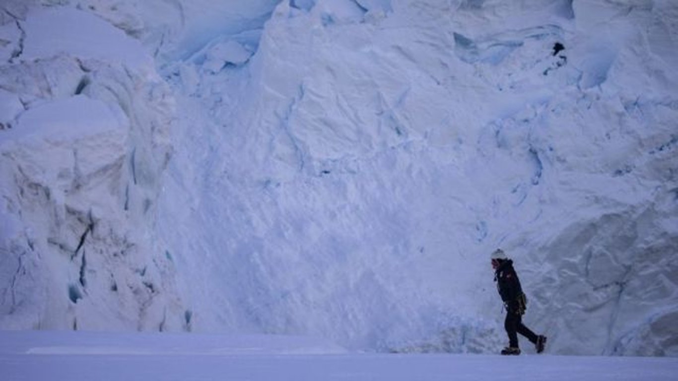 Які несподівані знахідки знайшли вчені в льодовиках