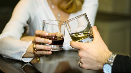 Лікар розповів, як алкоголь впливає на статевий акт - 290x166