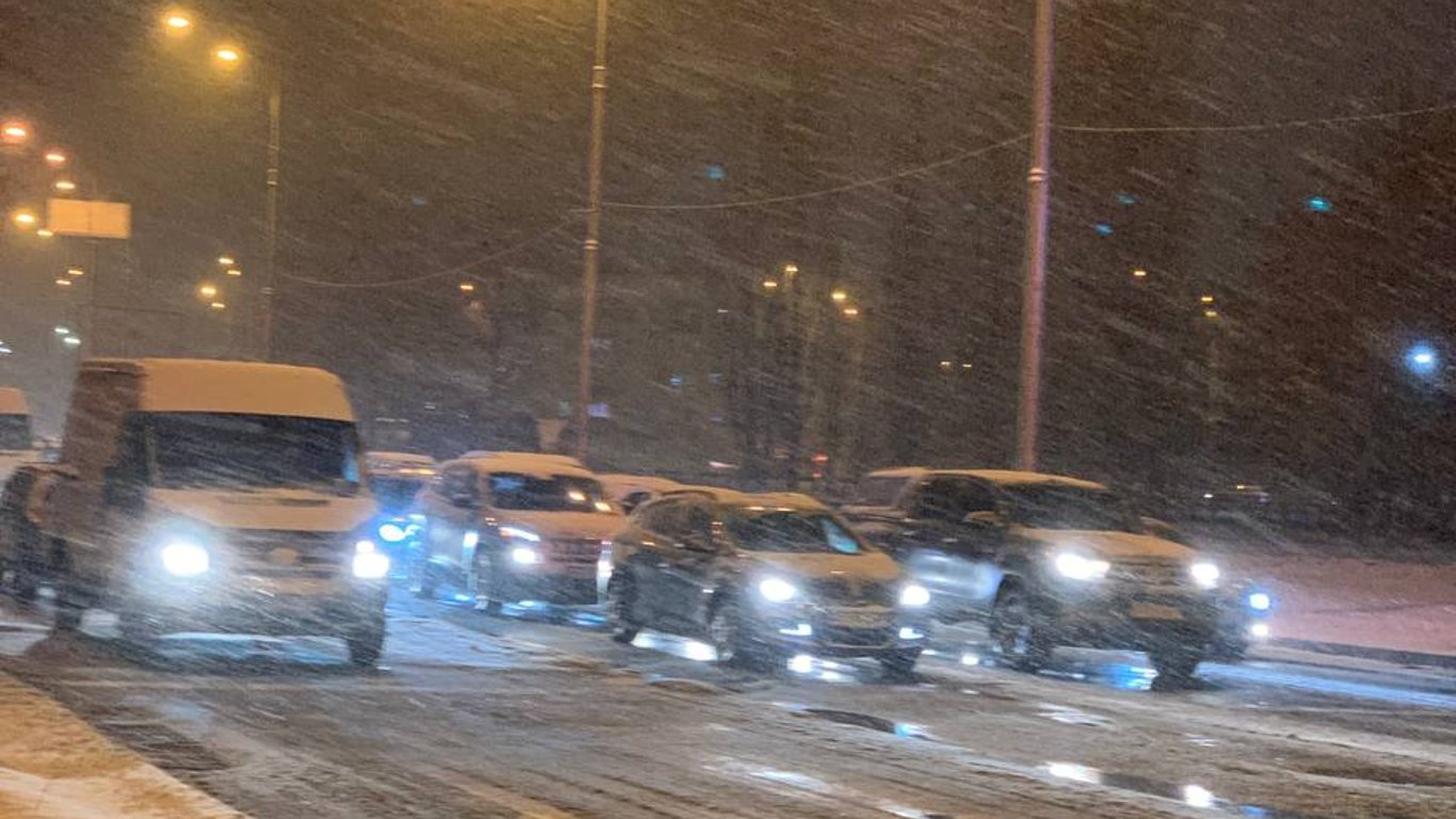 Пробки в Киеве - из-за погодных условий в столице остановилось движение - карта