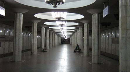 В Харькове на станции метро умер мужчина - 285x160