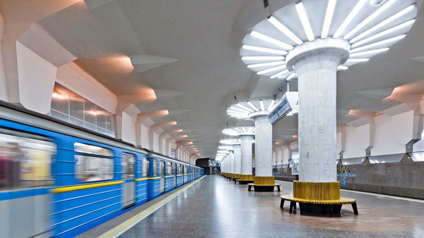 В Харькове на полтора часа закрыли четыре станции метро