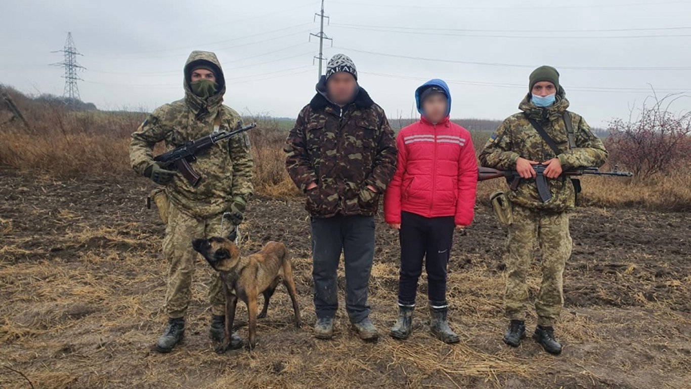 В Одесской области пограничники остановили мужчину и ребенка