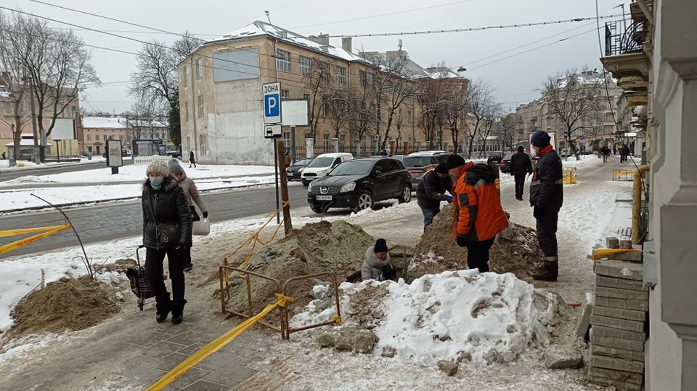 У Львові розкопали вулицю Бандери - в чому причина