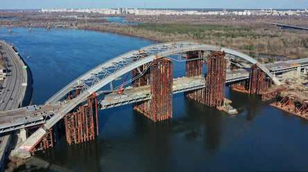 Арочный мост Подольского перехода в Киеве перестали строить. Фото - 285x160
