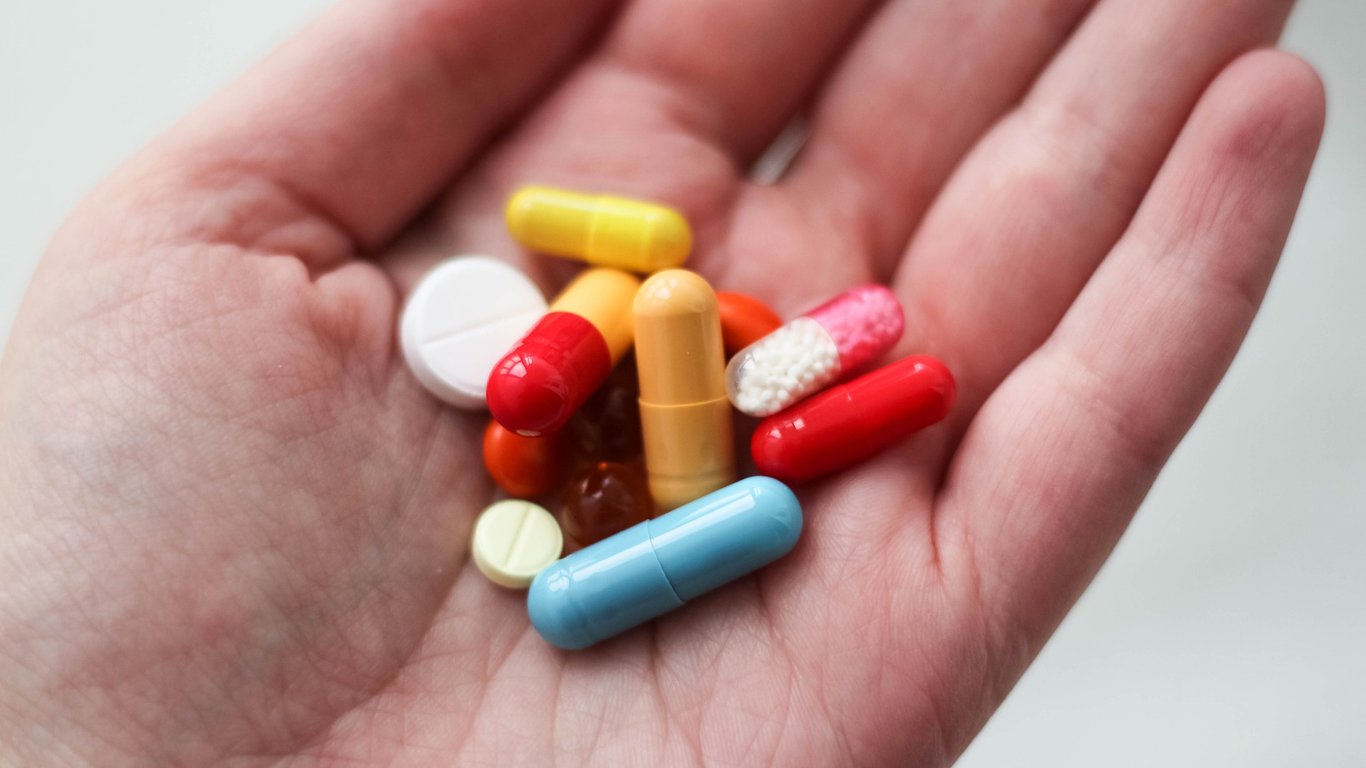 Комаровский назвал главную ошибку лечения антибиотиками