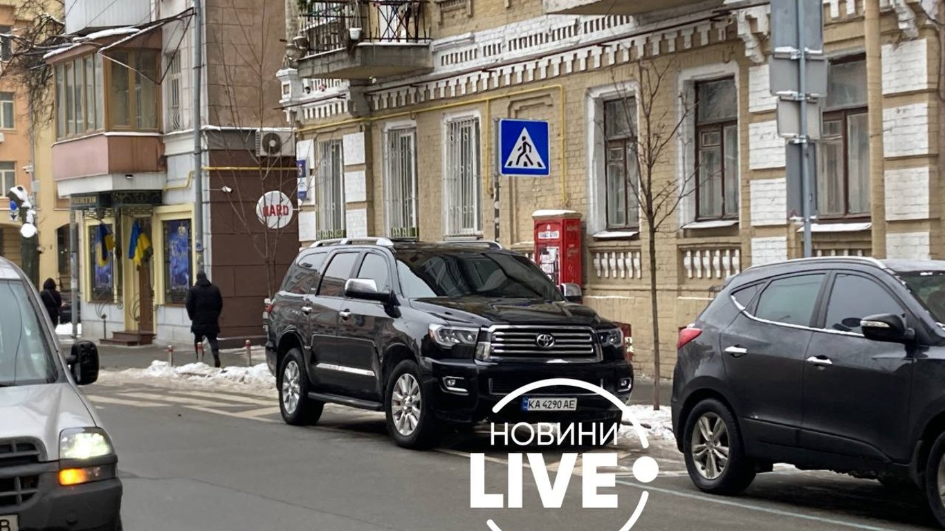 Скандал з Кличком-водій мера сплатив штраф за неправильну парковку в Києві