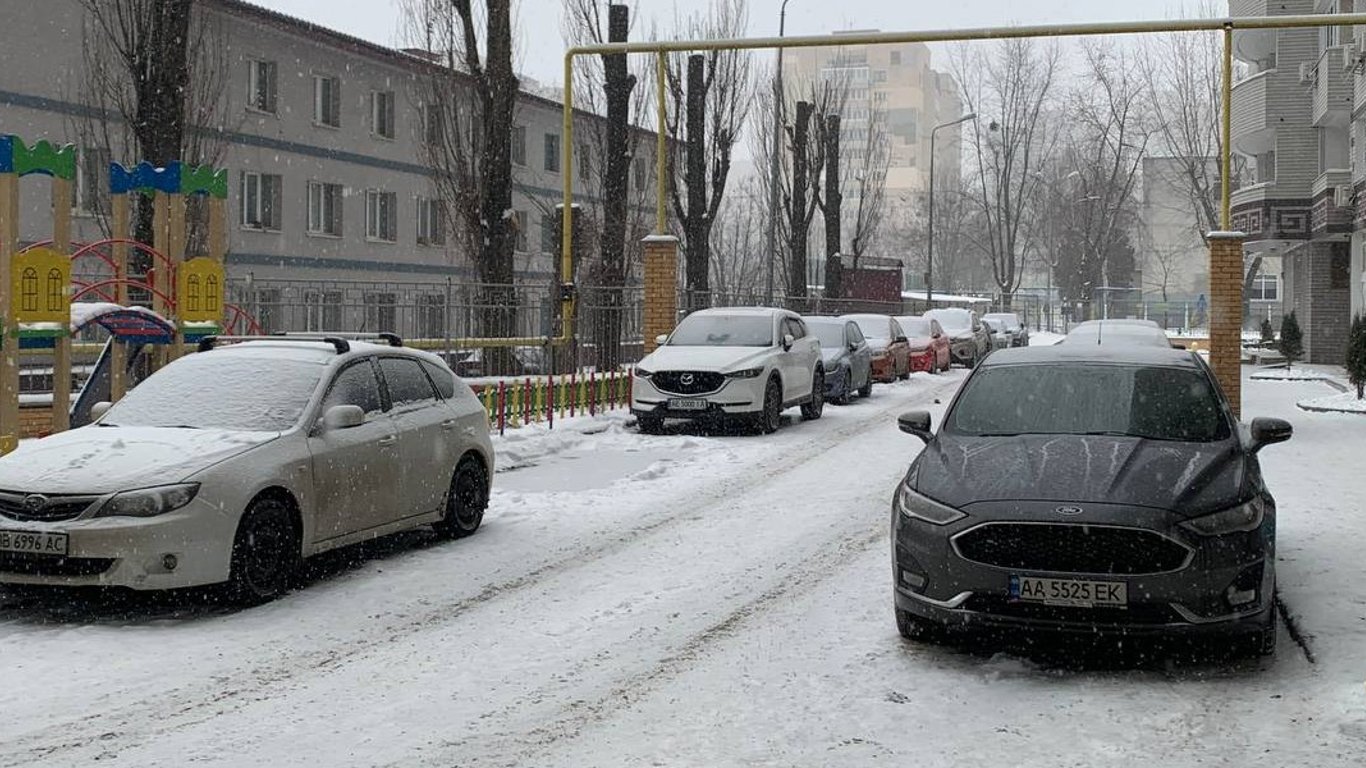 Снегопад Киев - столицу накрыли метели, а ночью ожидается сильный ураган - фото