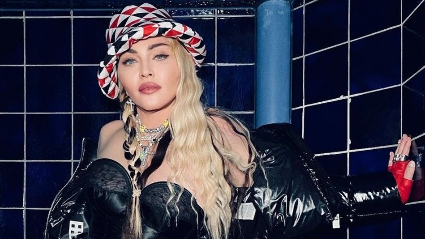 Мадонна удивила поклонников необычной фотосессией