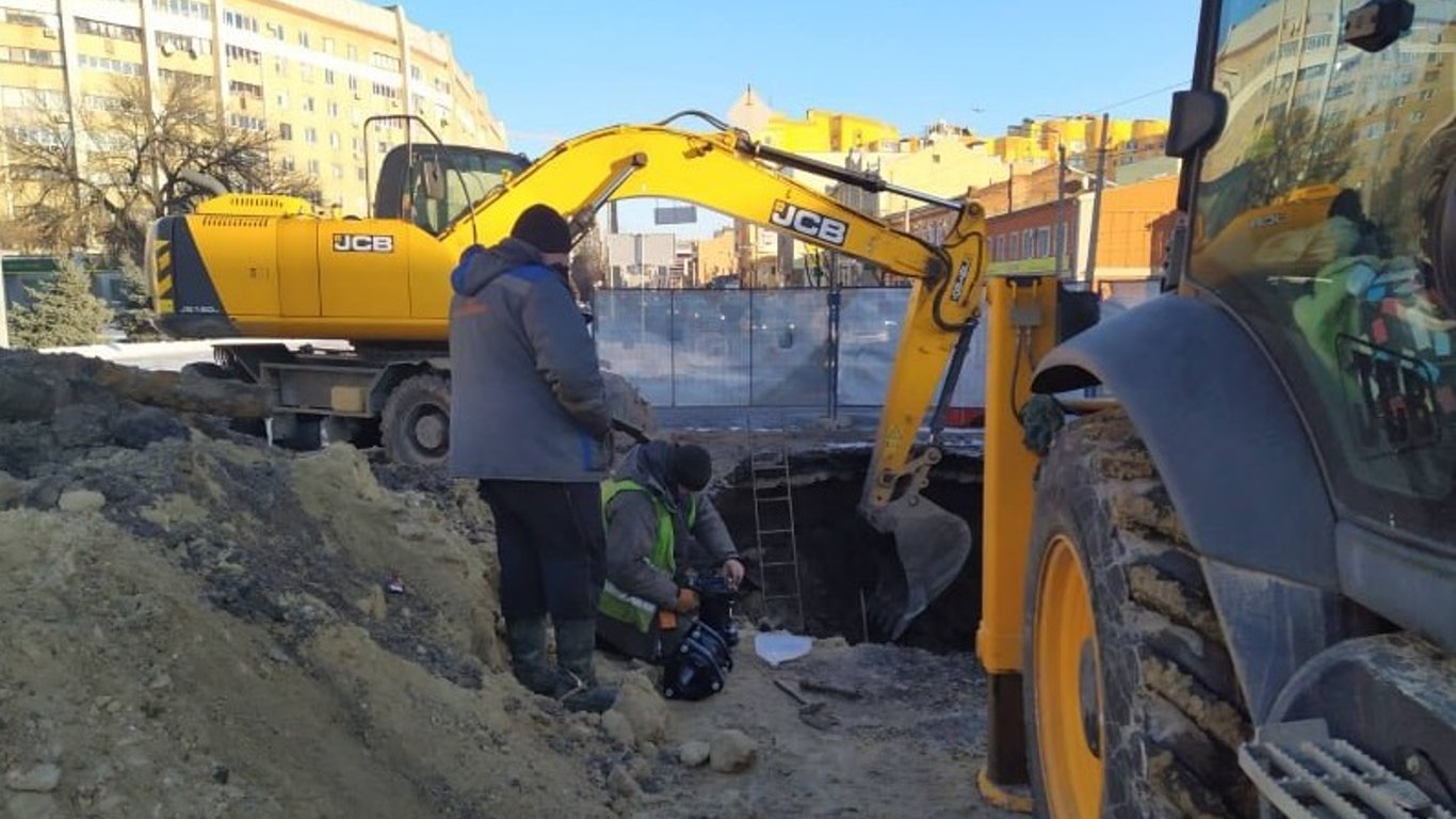 В Харькове из-за аварии на водопроводе без воды остались дома по Московскому проспекту