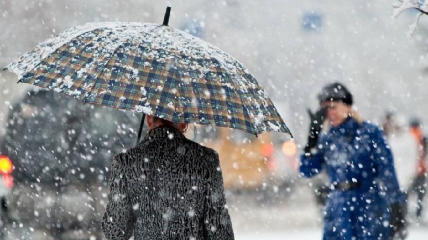 Україну накриє штормовий вітер та мокрий сніг - де буде небезпечно