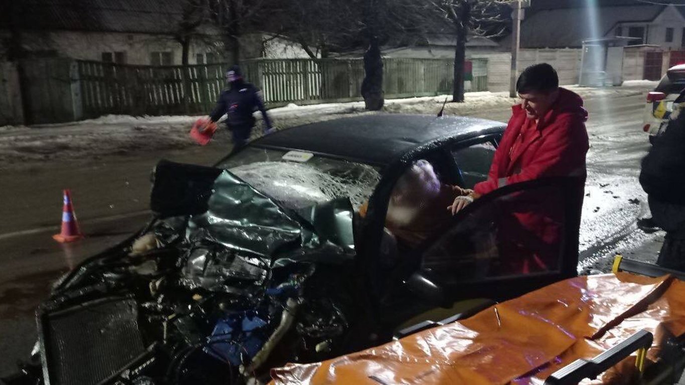 ДТП в Киевской области - в аварии пострадал пожилой мужчина - фото