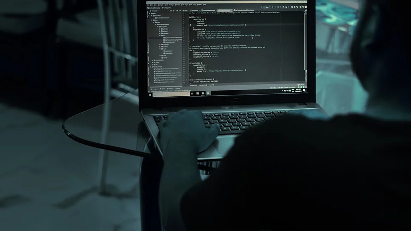 Кібератака на урядові сайти в Україні - в НБУ заявили про спроби зламу