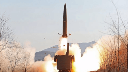 Ракета у відповідь на санкції: Північна Корея провела випробування балістичної зброї з поїзда - 285x160
