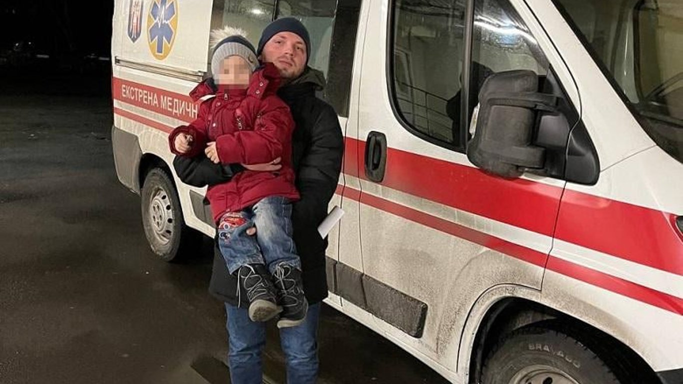 У Києві п'яна жінка порізала 4-річну дитину-що відомо