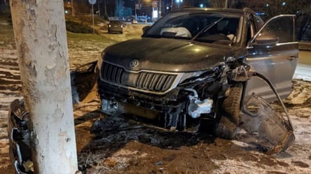 Вагітна розбилася в ДТП в центрі Києва. Фото - 285x160