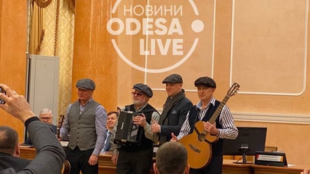 В Одесской мэрии устроили шоу в честь дня рождения Труханова - 285x160