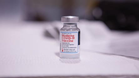Moderna разрабатывает одну вакцину от COVID-19 и гриппа: когда она появится - 285x160