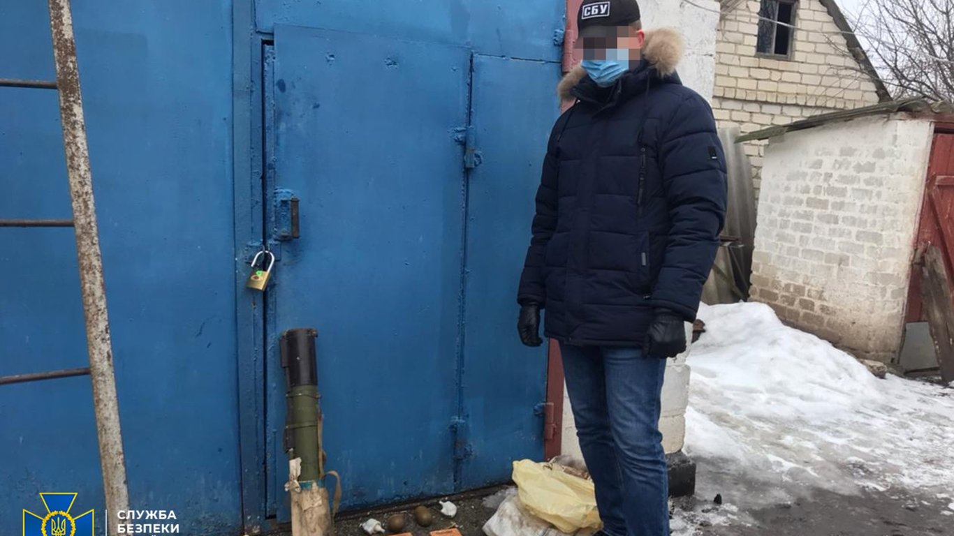 На Донбассе обнаружили тайник боевиков - подробности, фото
