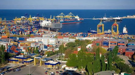 Порт "Чорноморськ" продає одразу 10 плавзасобів на аукціоні: що відомо - 285x160