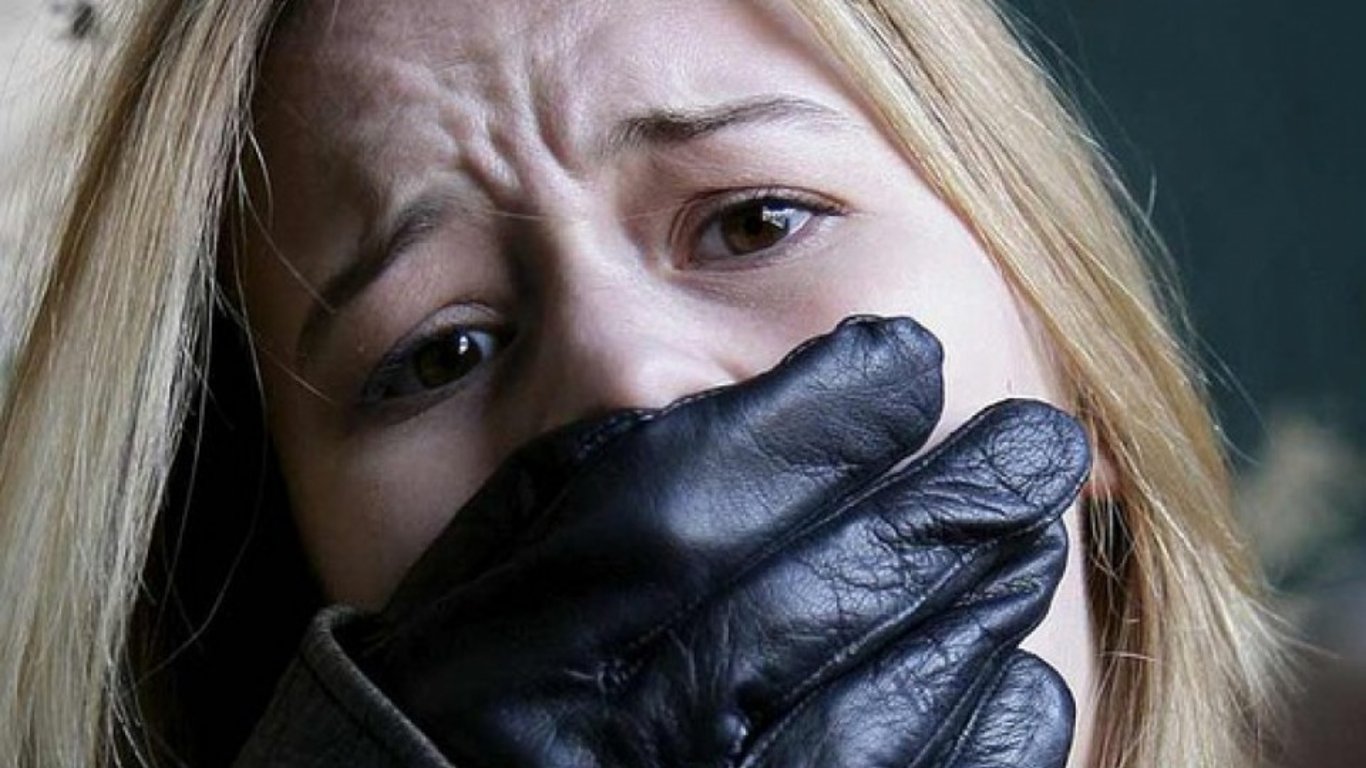 Згвалтування Київ - пенсіонер дві доби ґвалтував 25-річну дівчину - подробиці