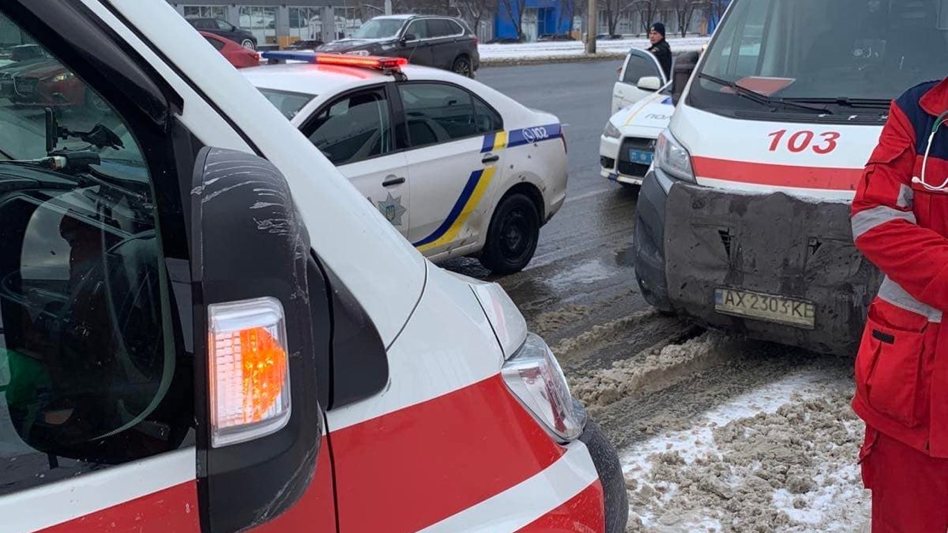 В Харькове пьяный мужчина напал на врачей скорой помощи
