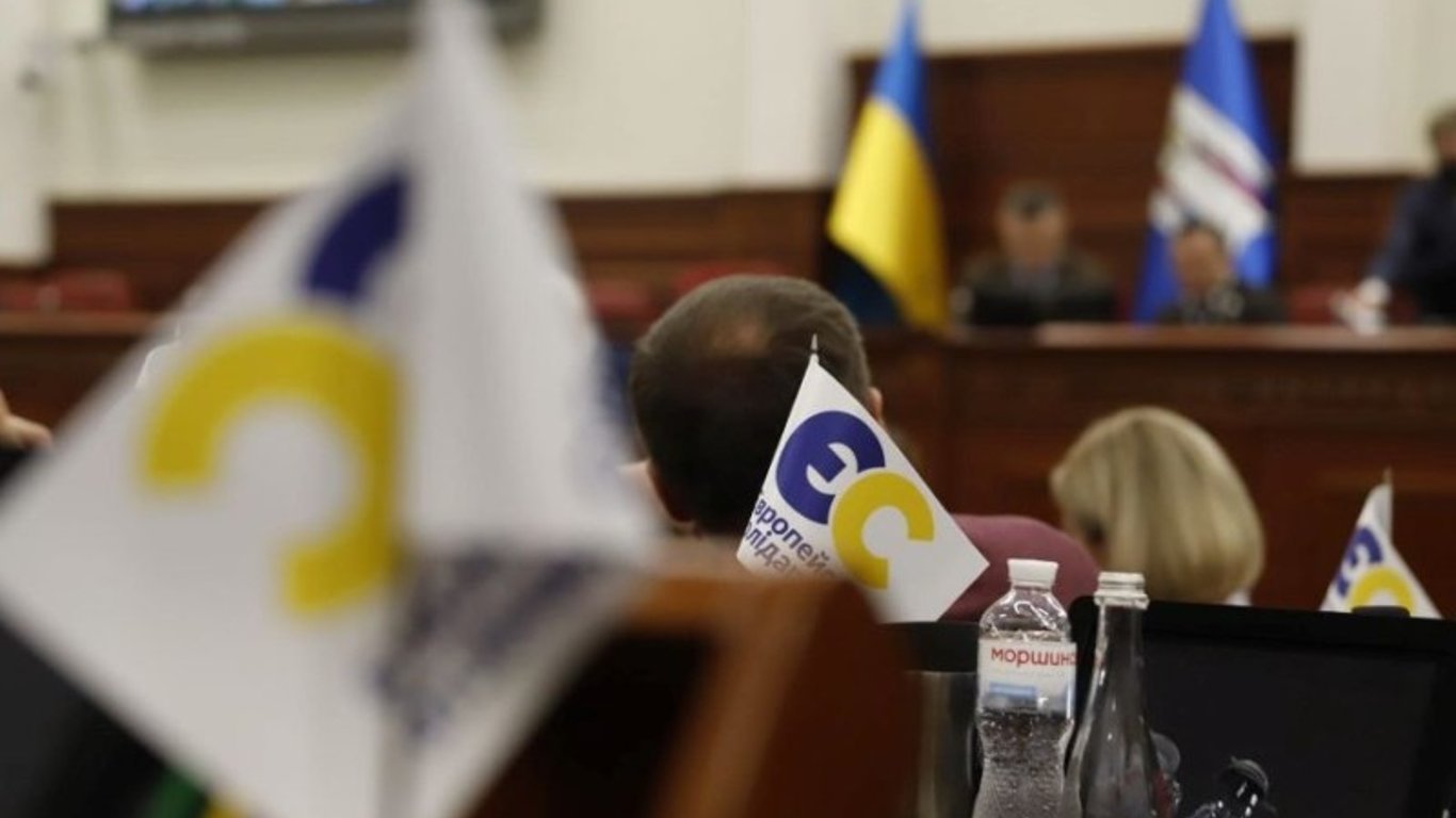 Петро Порошенко - у Київраді вирішили, що кримінальна справа проти Порошенка це політичні репресії