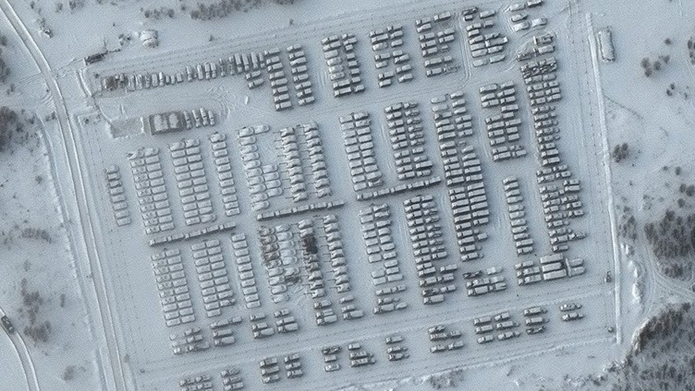 У границ Украины зафиксировали скопление российских войск-фото