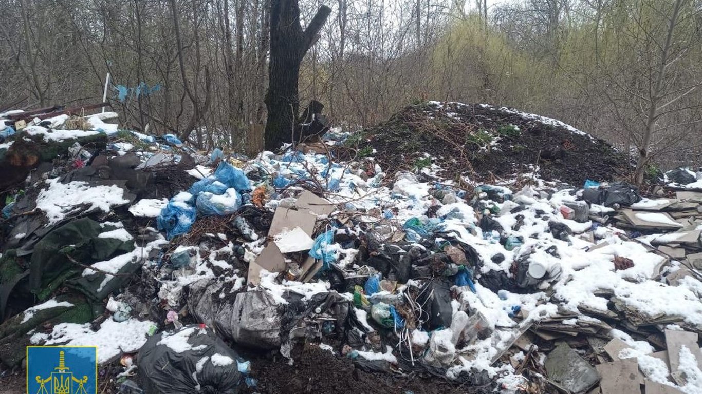 Виявлено велике сміттєзвалище у Трускавці – прокуратура повідомила про підозру керівниці підприємства