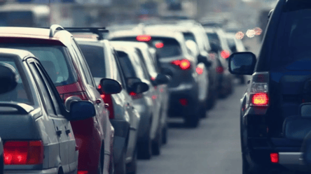 В Киеве из-за аварии на водопроводе перекрыли движение — где - 285x160