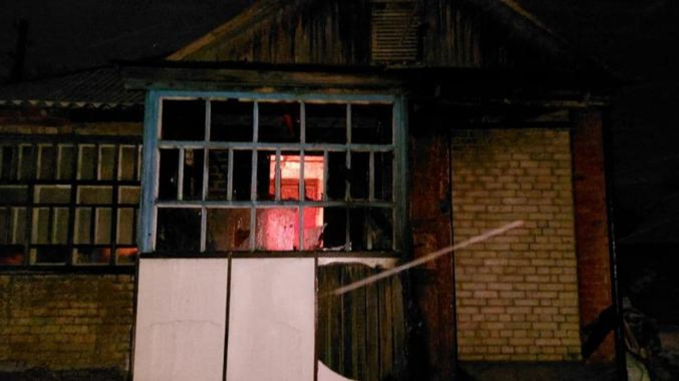 Підлітків у Харківській області довелося рятувати від пожежі