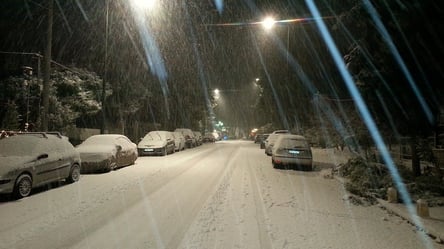 Буревій, заметіль та ожеледиця: одеситів попереджають про негоду 25 січня - 285x160