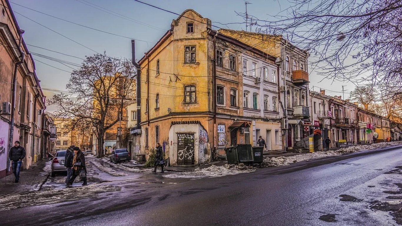 Депутат Одеської міськради запропонував розширити тротуари