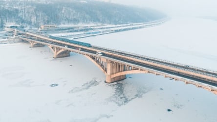 Міст Метро в Києві розвалюється під ногами - 285x160