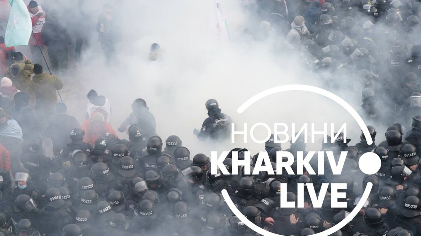 Протеси біля ВР – у мітингу взяли участь близько 1,5 тисячі жителів Харківщини