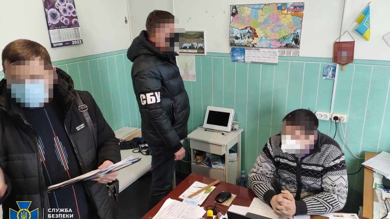 На Харьковщине депутат райсовета организовал банду по подделке COVID-сертификатов