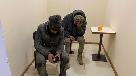 Ховалися під причепом та ледь не замерзли насмерть: на Одещині затримали двох нелегалів - 285x160