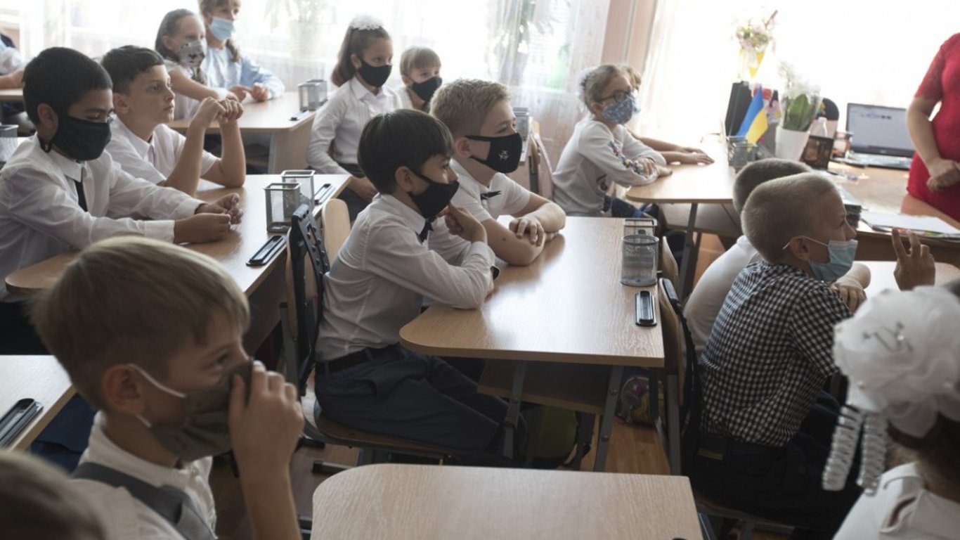 Школы Киева: закроют ли  снова школы из-за коронавируса