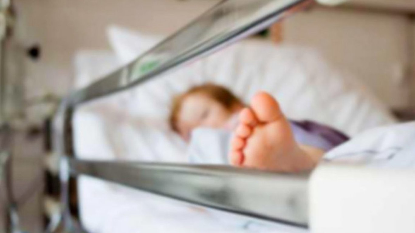 2-річний хлопчик з поліомієлітом хворіє на рак та COVID-19