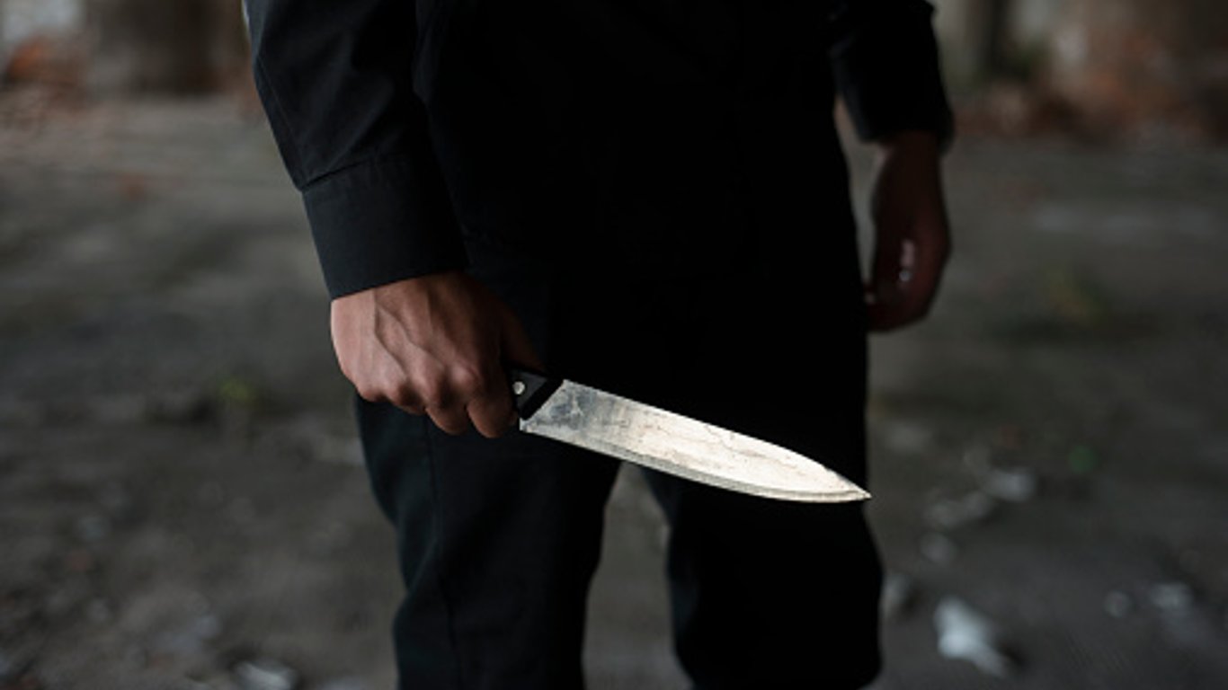 Напад із ножем на Харківщині – перехожого порізали та пограбували
