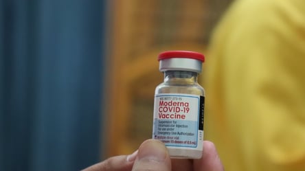 Moderna начала испытания COVID-вакцины против "Омикрона" - 285x160