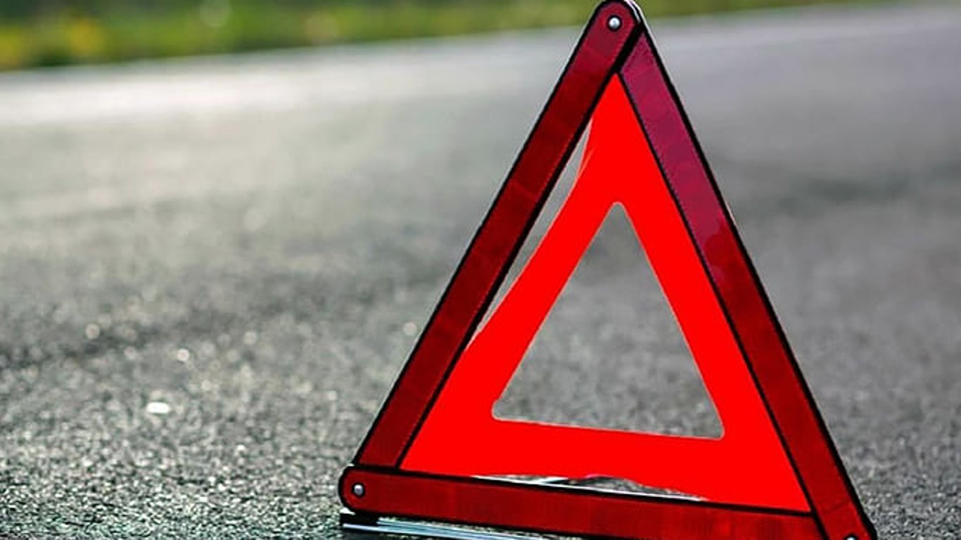 В Мостисках неизвестная машина сбила 60-летнего пешехода - водителя разыскивает полиция