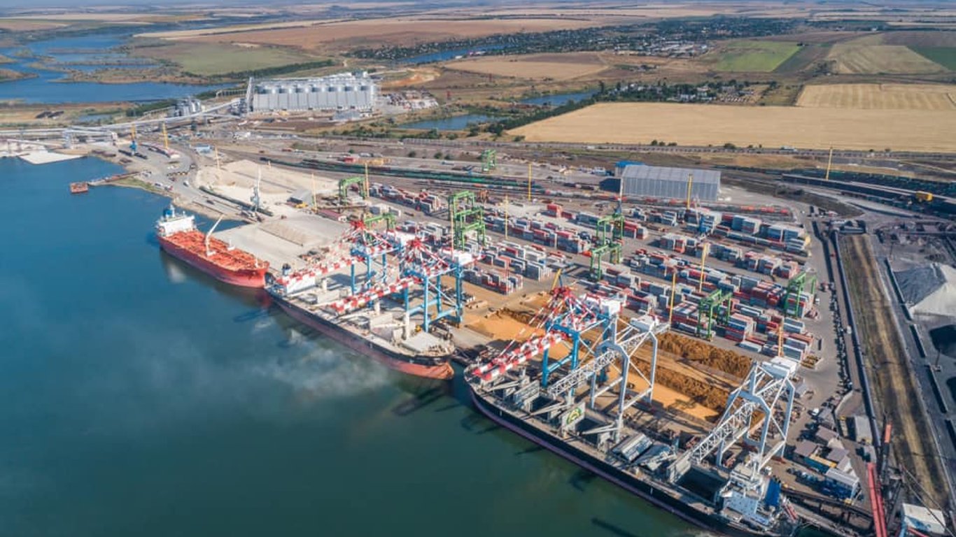 Порт Южный будет ремонтировать два судна за 7,5 миллионов гривен