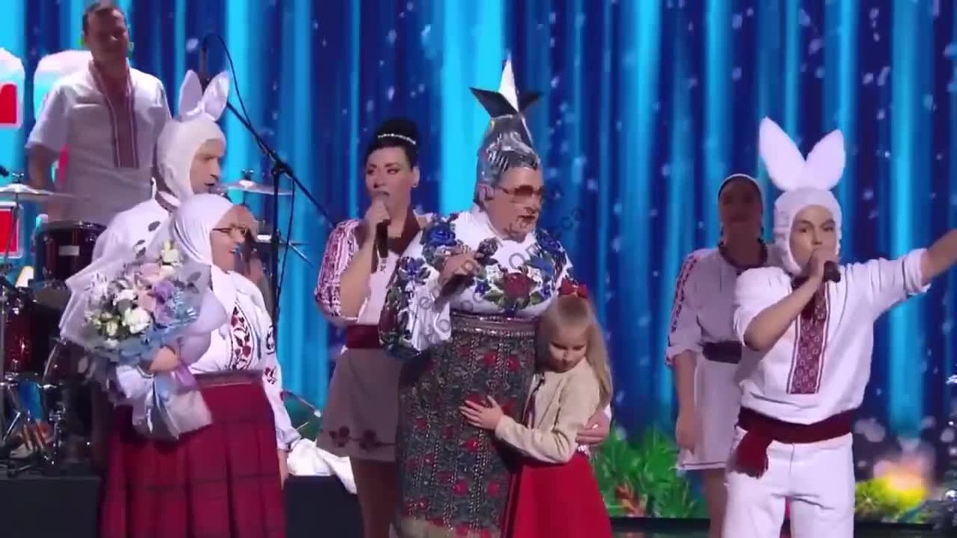 Верка Сердючка спела "Батько наш Бандера" - видео