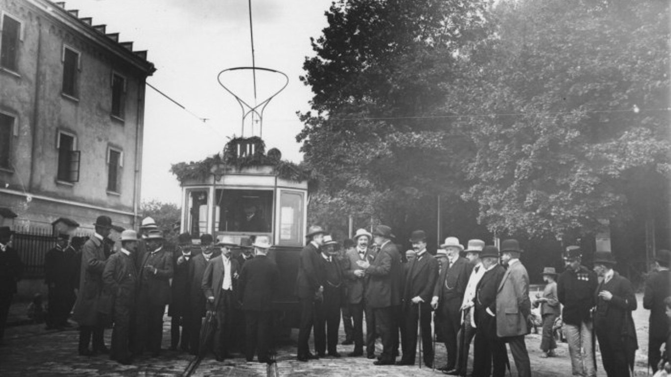 Как курсировали трамваи во Львове сто лет назад - фото