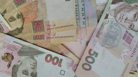 Кінець епохи бідності: наскільки зросла зарплата в Україні за рік - 285x160