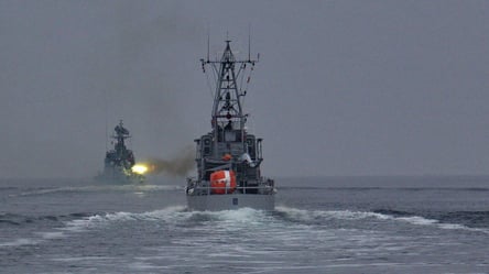 "Уничтожали" врага Градом и Нептуном: в Черном море провели военные учения - 285x160