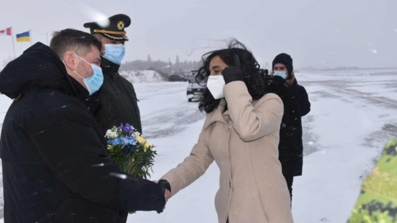 В Україну прибула глава Міноборони Канади